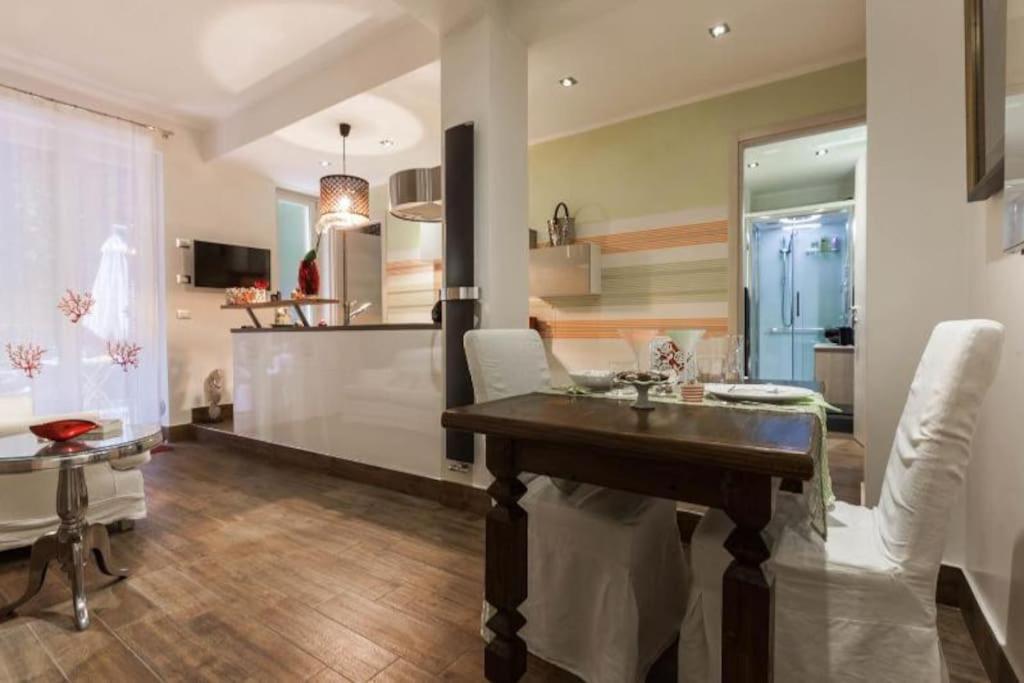 Lily'S - Near Harbor And Downtown With Terrace - Italy Flat Vacation Apartment Genoa Luaran gambar