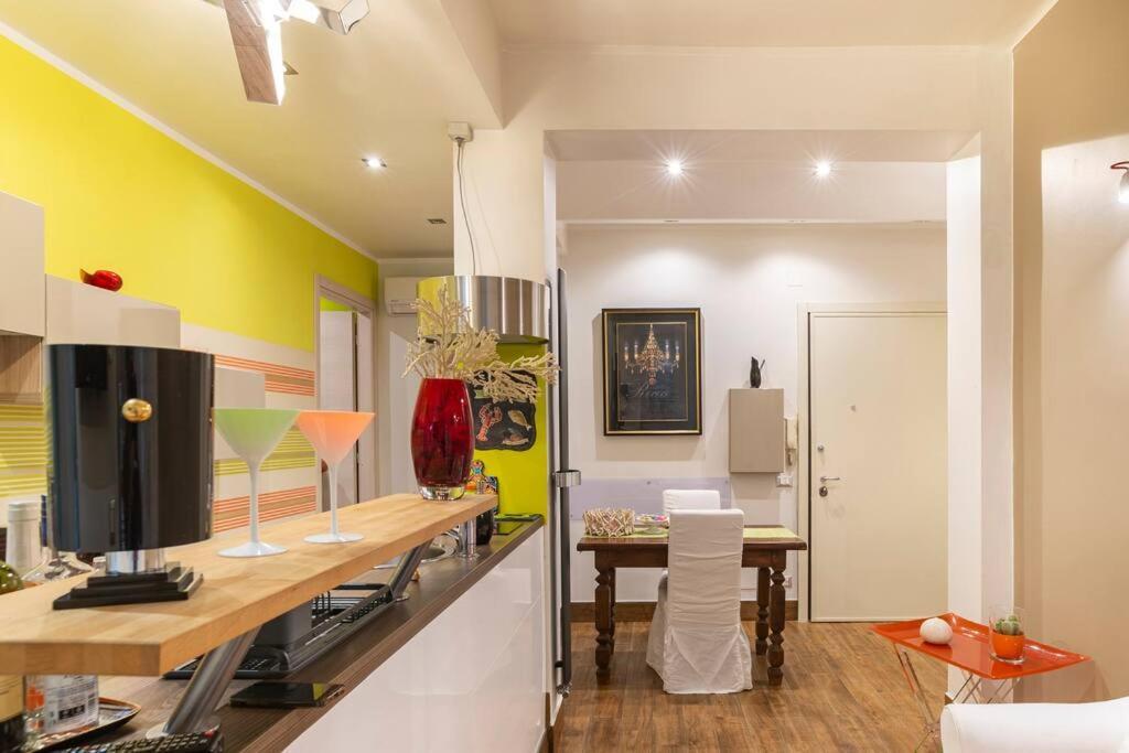 Lily'S - Near Harbor And Downtown With Terrace - Italy Flat Vacation Apartment Genoa Luaran gambar