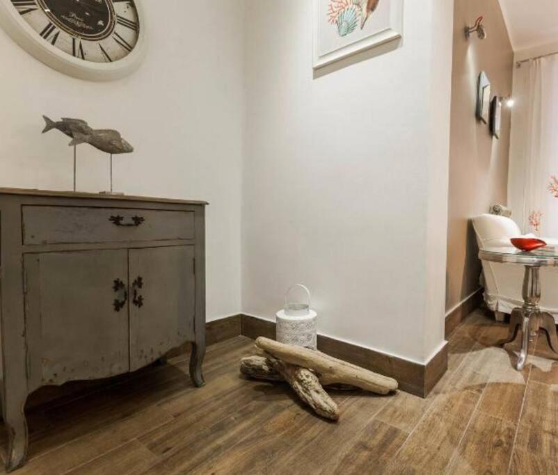 Lily'S - Near Harbor And Downtown With Terrace - Italy Flat Vacation Apartment Genoa Luaran gambar