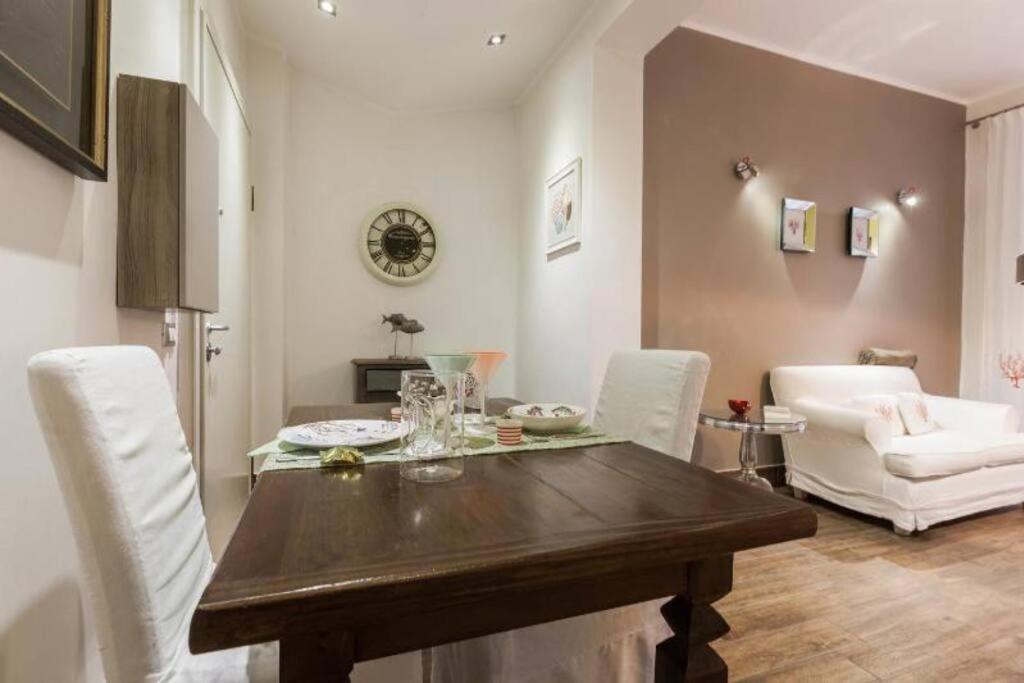 Lily'S - Near Harbor And Downtown With Terrace - Italy Flat Vacation Apartment Genoa Luaran gambar