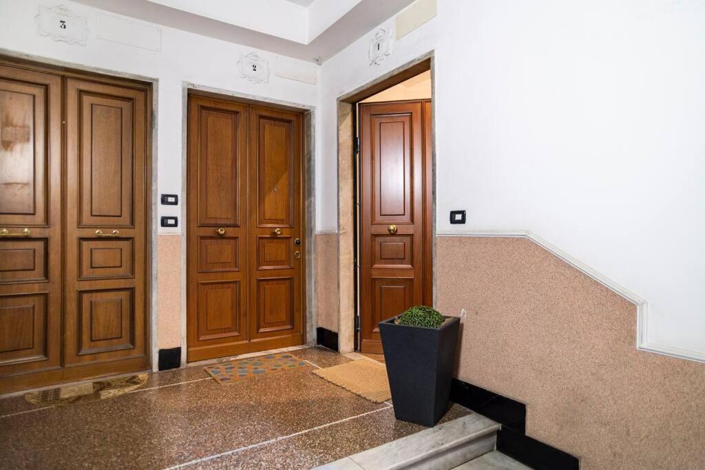 Lily'S - Near Harbor And Downtown With Terrace - Italy Flat Vacation Apartment Genoa Luaran gambar